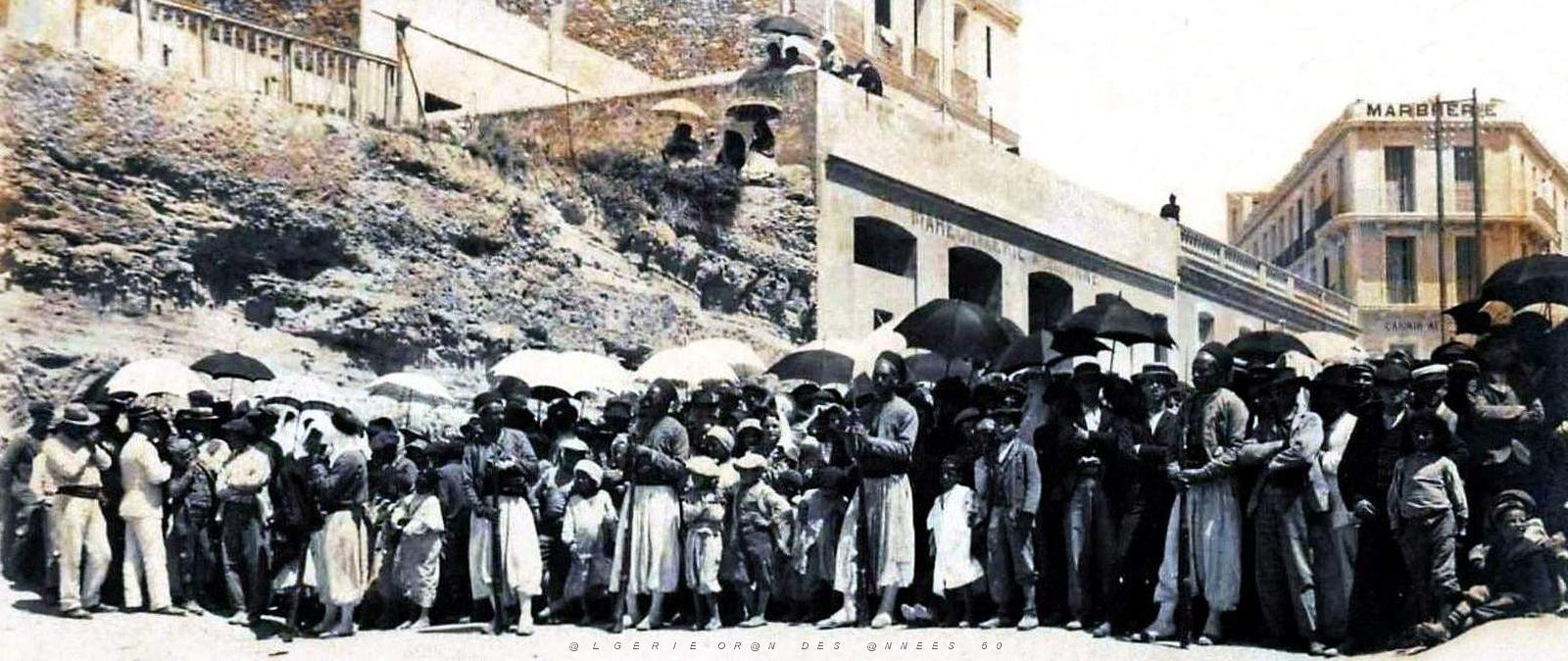 1938- Oran - Boulevard Lescure ( Seguin prolonge) - Devant la Maison 2 effrondree - 19 Juin 1906.jpg